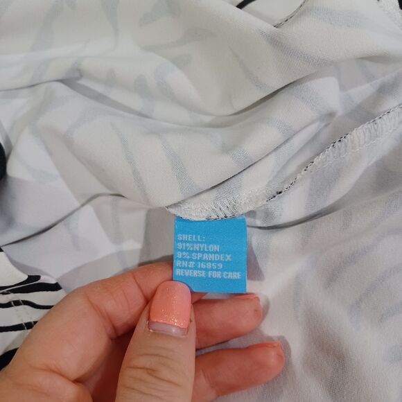 J. Mclaughlin Signature Catalina Cloth Zebra Animal Print Short Sleeve Top S - Picture 6 of 7